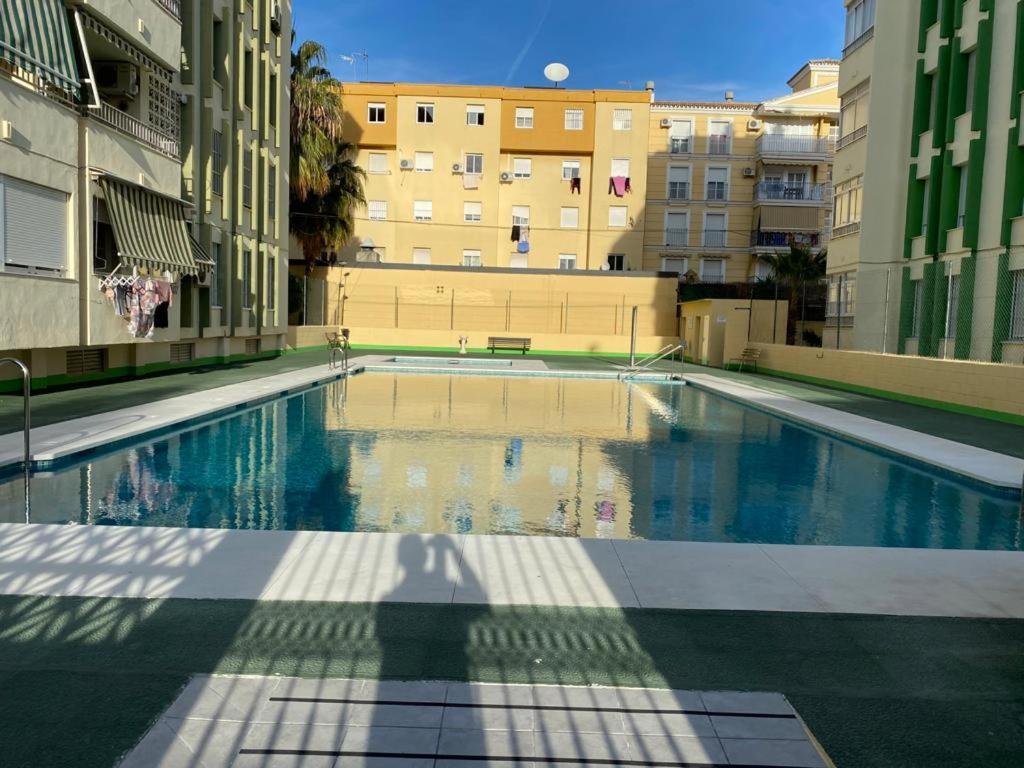 Amplio Piso En Centro De Torre Del Mar Apartment Bagian luar foto